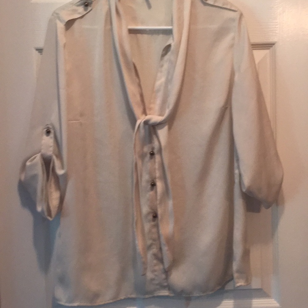 Daisy Fuentes fancy button down shirt